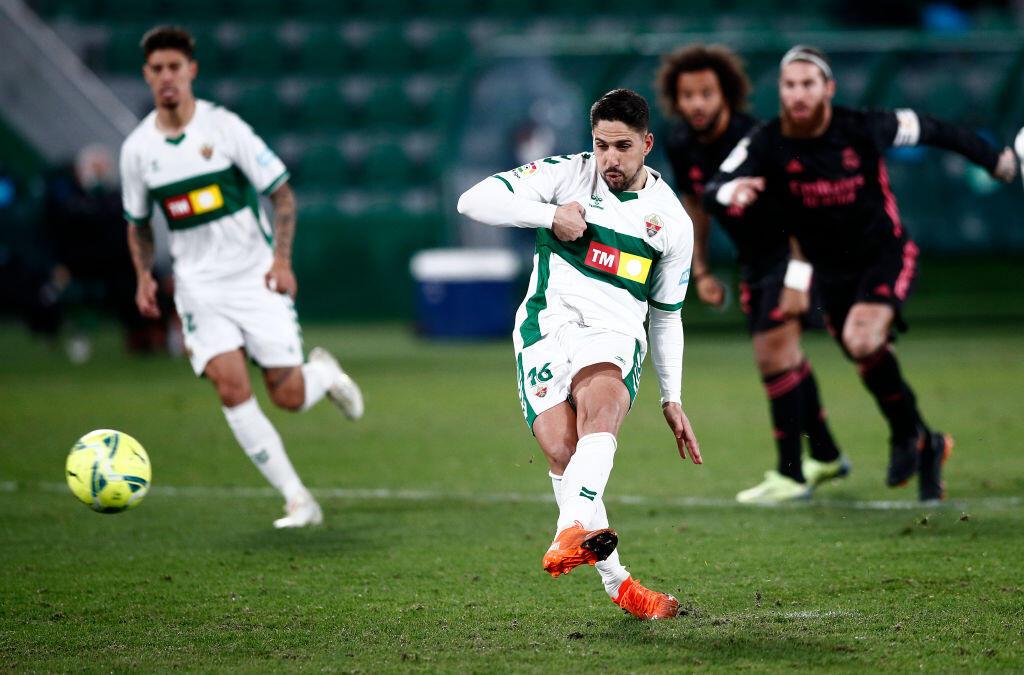 Los chollos de Maldini: Viajes a Elche, Leverkusen y Benevento