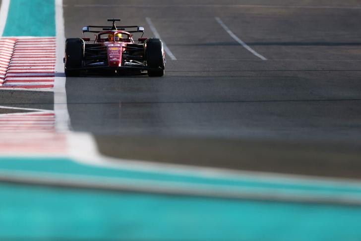 Lewis Hamilton termina una temporada que invita a la jubilación