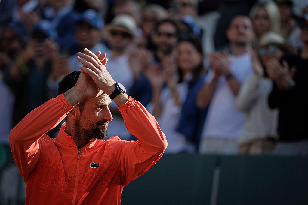 Djokovic se une al club, destrona a Nadal y acecha a Roger Federer